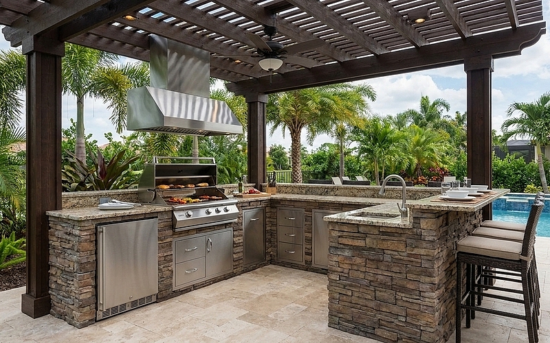 Outdoor Kitchens in Parkland That Work Well in Backyards
